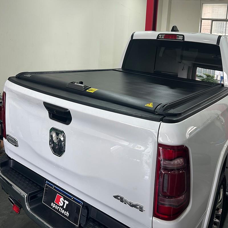 Dodge RAM 1500 Tonneau Covers | Hard Retractable Bed Covers